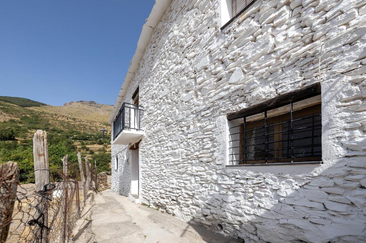 Casa Rural El Fuerte De Atabuey Trevélez المظهر الخارجي الصورة